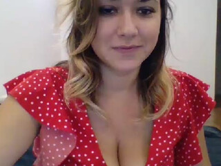 LediLola webcam show slim blonde beauty poses in underwear