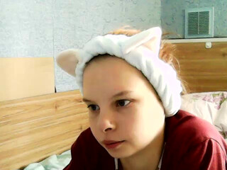 Laura-Foxy webcam show lustful mare rides a dildo