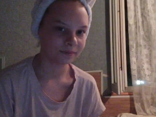 Laura-Foxy webcam show charming sluts get naked on camera