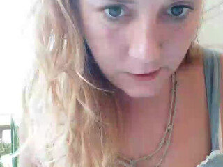 lauriehot webcam show magnificent mother dances