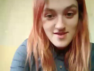 Leila Hoti webcam show modest babe tickles clit