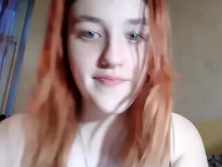 Leila Hoti webcam show cute milf fucks shaved cunt