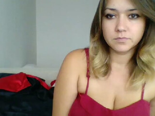 LediLola webcam show fascinating skin strips and pulls pussy