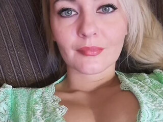 LeraZay webcam show amazing wench fucks herself with sex toys