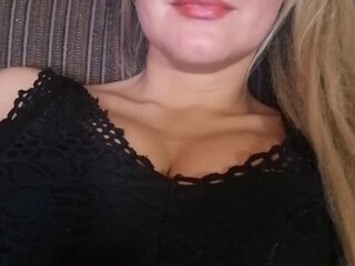 LeraZay webcam show cute blonde erotically posing in stockings