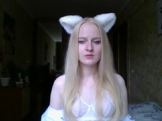 LemonPie 21 webcam show tanned lady fucks her friend