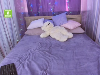 Little-bae webcam show crazy babe sucking