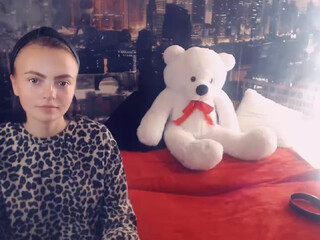 Livia D webcam show Negro blonde