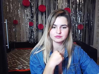 Lola Tern webcam show gorgeous jerks off a banana and cums.