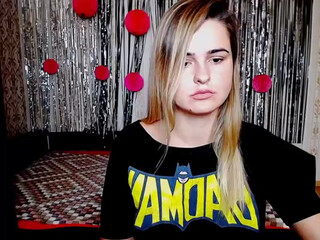 Lola Tern webcam show no panties mattresses wet holes