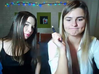 Lola Tern webcam show sexually jerking pussy