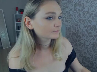 Loveesucking webcam show 17 February 2020