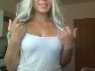 mainamuzika webcam show big tits and wet pussy