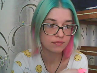 malvinella webcam show tender slim body