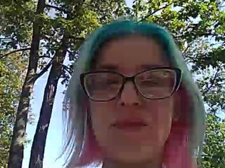 malvinella webcam show gorgeous model tightly stretches both holes.