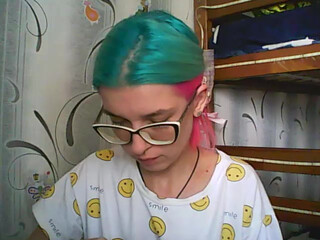 malvinella webcam show cute brunette girl licks dildo