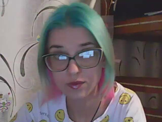 malvinella webcam show cute slut fucks vaginal opening