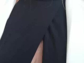 mandri76 webcam show Piquant young lady