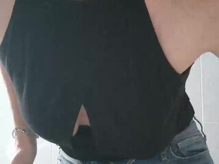 mandri76 webcam show jerking off my holes