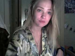 MissSunOh webcam show naughty fat lady is fondling saggy boobs