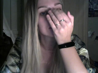 MissSunOh webcam show playing with a vibrator