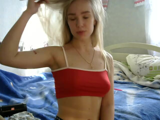 MissSunOh webcam show playing with her big tits