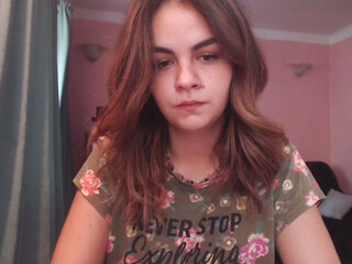 NasTaSyy webcam show buxom plays with long dildo