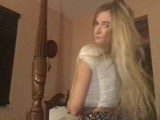 Nikkiallnight webcam show desired bitch naughty with sex toy