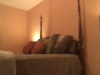 Nikkiallnight webcam show a cool lady is dancing a striptease slowly