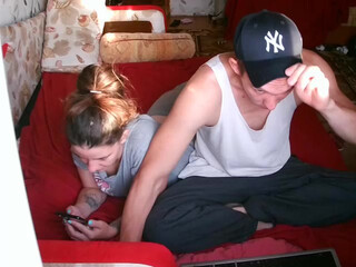 Piisia webcam show modest model posing in fries