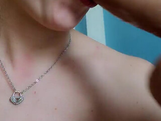 peperinixxx webcam show a woman with a wide pelvis gets shaved cunt