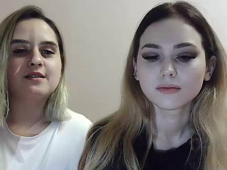 PonyQueenn webcam show playing with her pussy