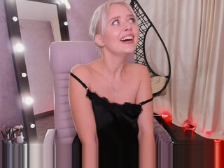 PrettieKate webcam show desired babe cums from erotic dance