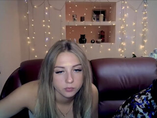 PrincesSnake webcam show cute blonde is saturated with revelations with dildo