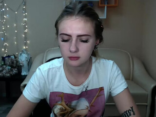 PrincesSnake webcam show young beauty fucks phallus