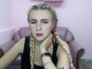 PrincesSnake webcam show Exquisite beast