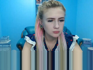 PrincesSnake webcam show cutie drove long pussy into cunt