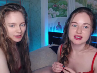 RobbyWiliamss webcam show trans girl tames her girlfriend