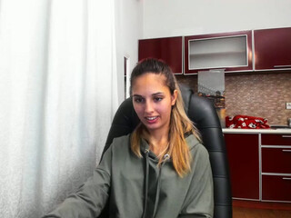 Ruletka webcam show crazy lady having fun with sex toys