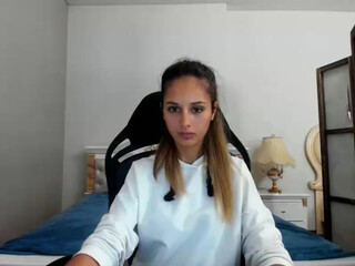 Ruletka webcam show dark haired prostitute caresses big tits