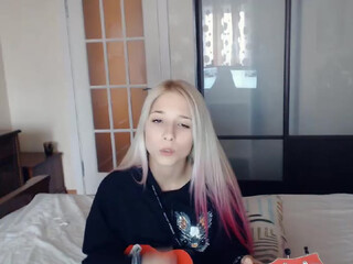 SabrineFuerte webcam show Cute woman