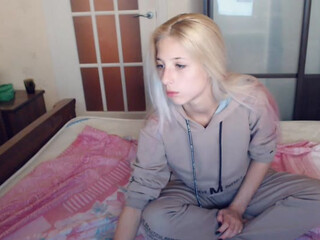 SabrineFuerte webcam show 04 February 2020