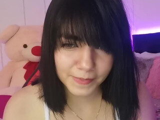 sarah collinok webcam show charming slut demonstrates her ardent body.