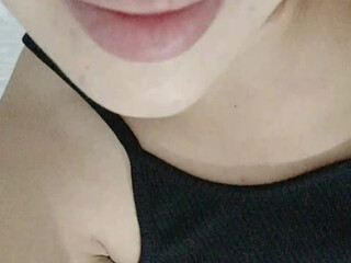 Sexy-aziatka webcam show Appetizing bitch dancing a beautiful striptease