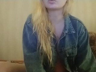 sweetiemua webcam show cute confused pounding tits