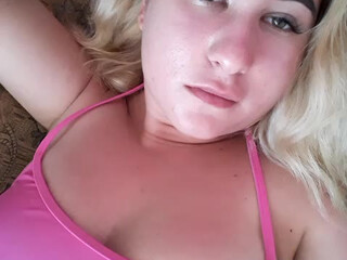 sweet warhead webcam show playing with dildo