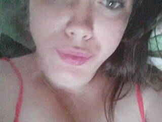 TaraRid webcam show busty maiden posing in stockings