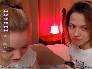 sweetyhunter webcam show skinny bitch jerking pussy with phallus