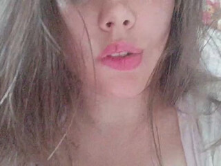 TaraRid webcam show beautiful bitch jerks off with an unusual device