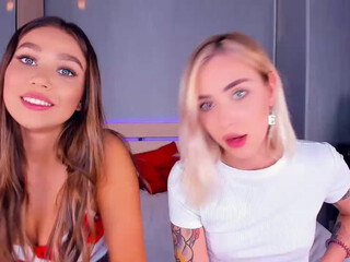 TonsyKaprina webcam show Smart brunette